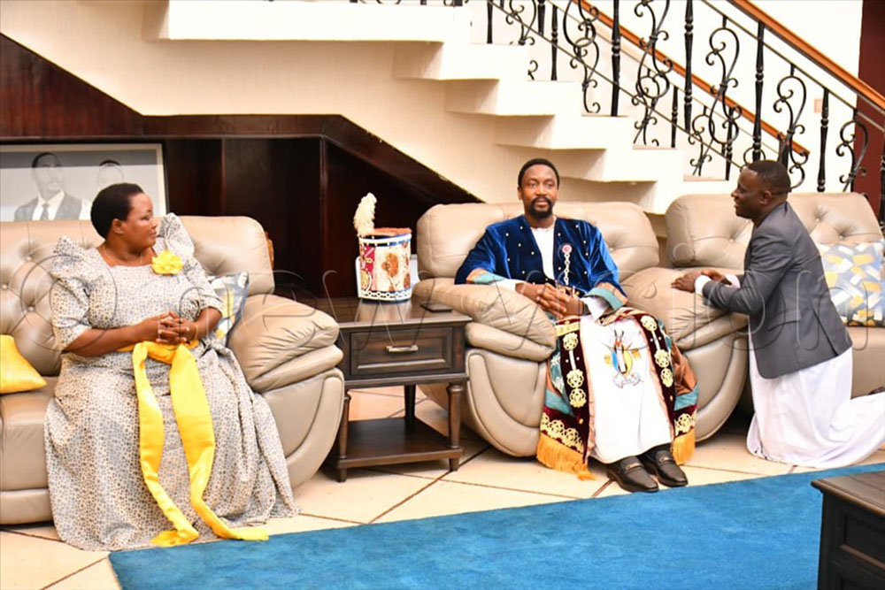 Kyabazinga William Gabula Nadiope IV sharing a light moment with Uganda's Prime Minister Robinah Nabbanja at his Igenge Palace. 
