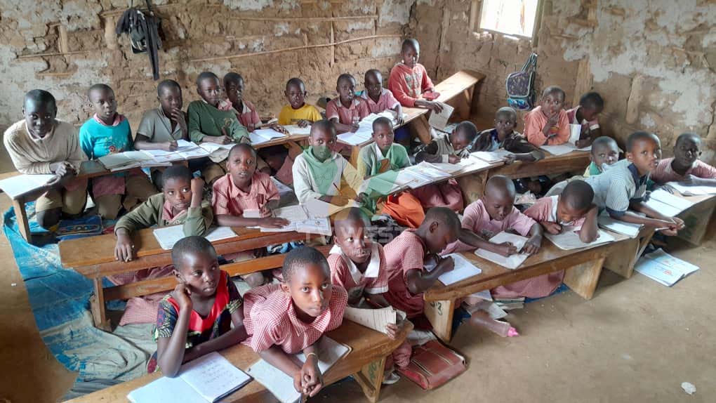 Abeegi ah'eishomero erya Nyakabirizi Parents Primary School eriri omumbeera mbi...(Photo by Bruno Mugizi)