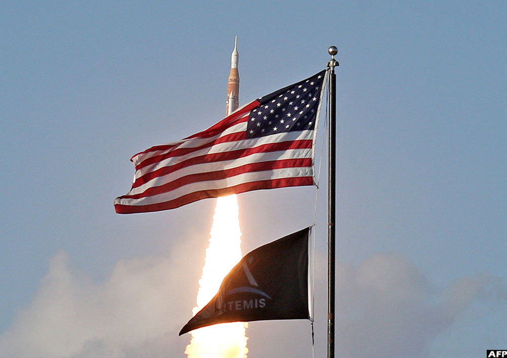 The four-strong team includes Americans Reid Wiseman, Victor Glover and Christina Koch along with Canadian Jeremy Hansen.
