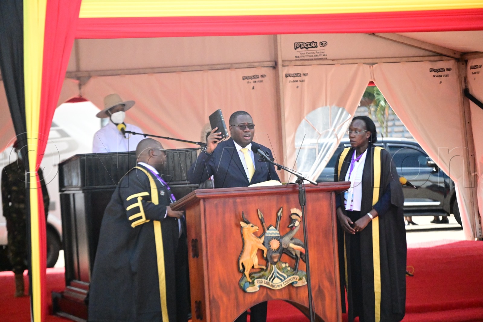 Jacob Oboth-Oboth taking oath. (Credit: Ponsiano Nsimbi)