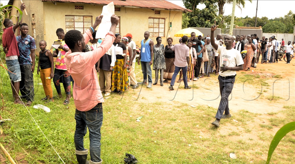 Voting for Arua City Mayor, Central Division Mayor and councilors in Ewavio Cell Mvara Ward.