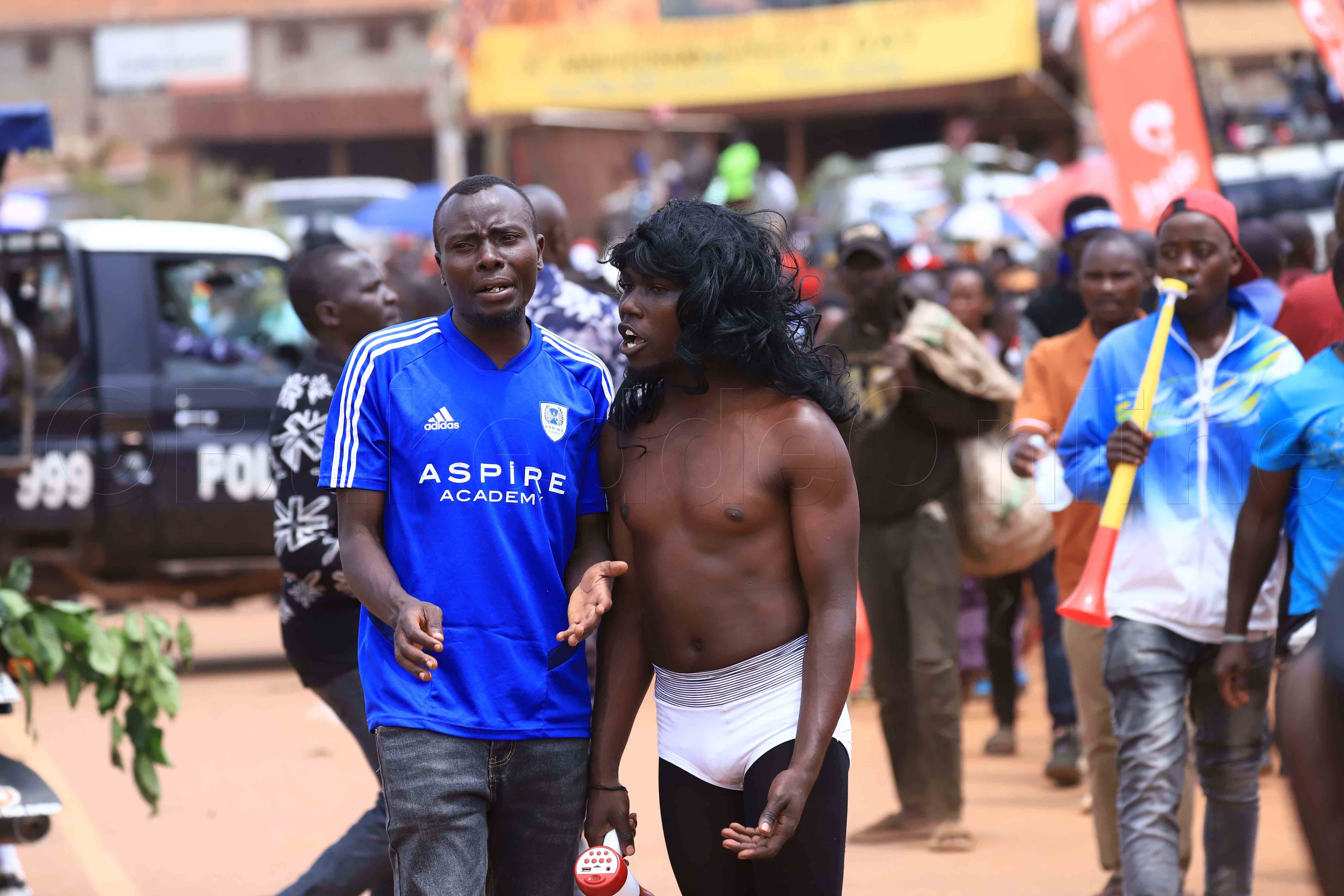 Ono yasazeewo kwambala nga mukyala.