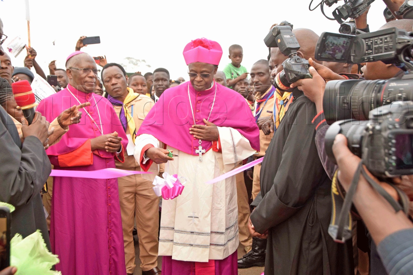Musinyooli Lawrence Mukasa ng'atuuka e Luweero