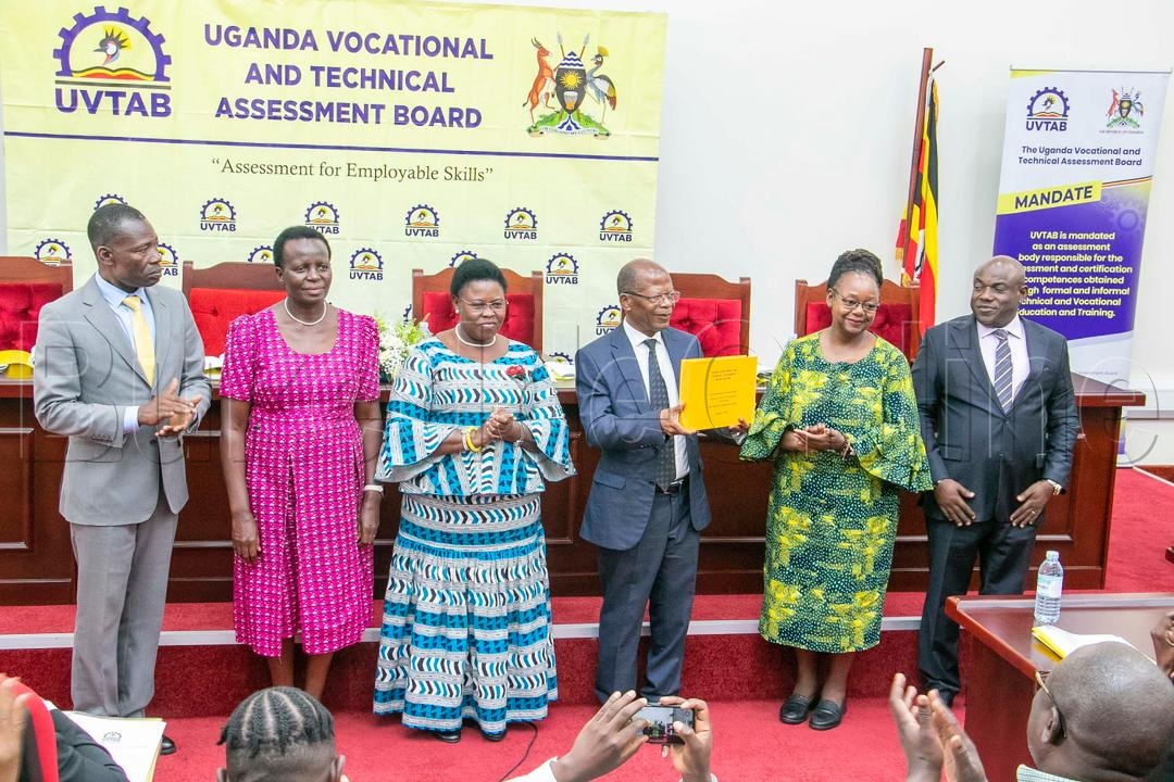 Aba UVTAB nga bafulumya ebigezo