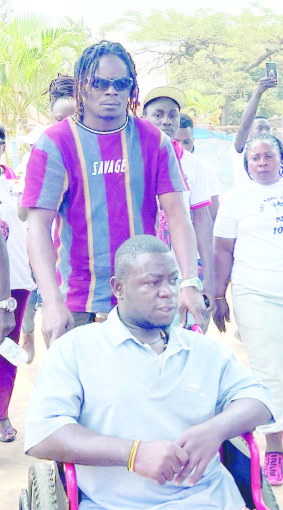 Kng Saha N'omwami Atambulira Ku Kagaali 1212