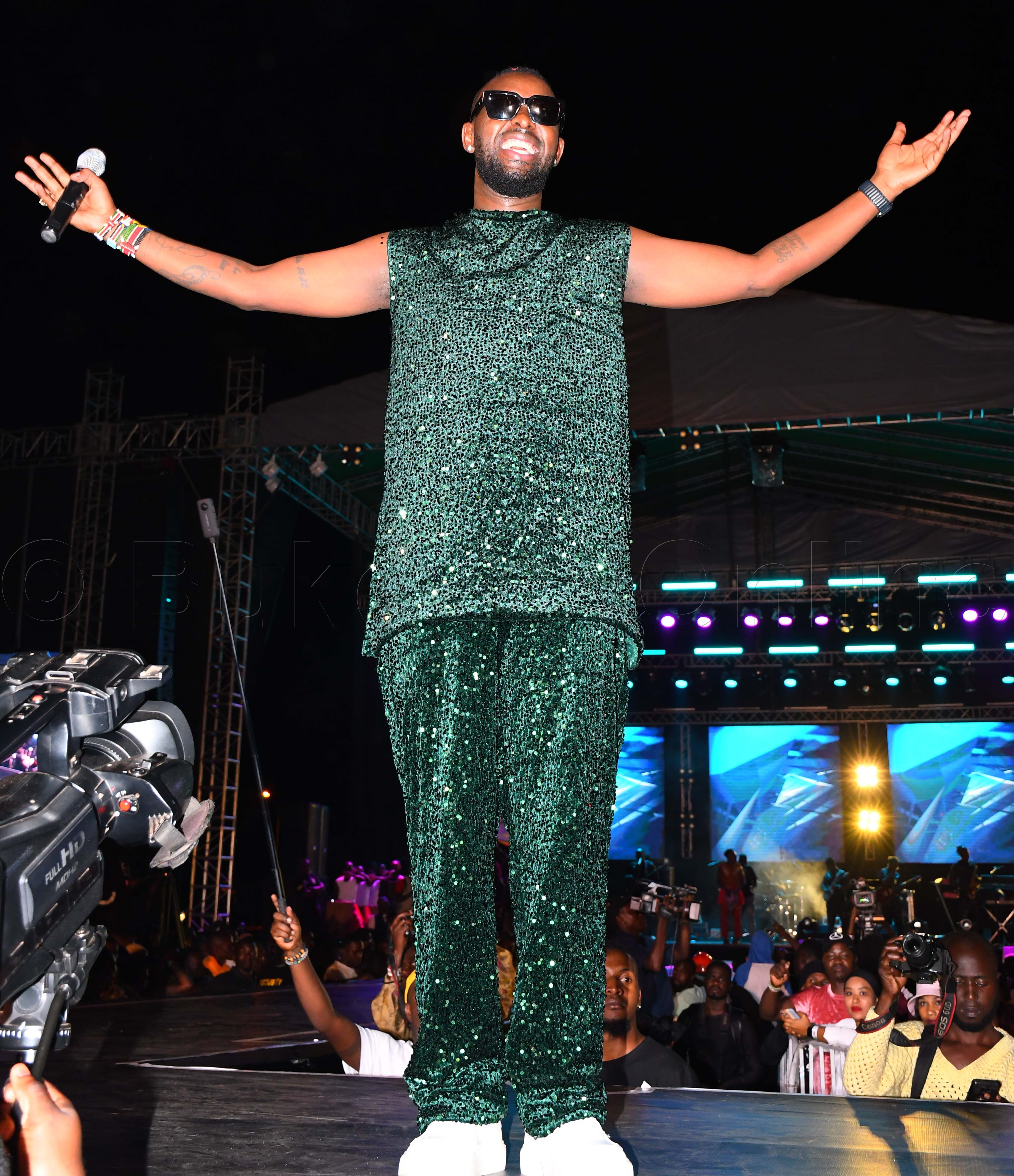 Kenzo Nga Musanyufu Nnyo