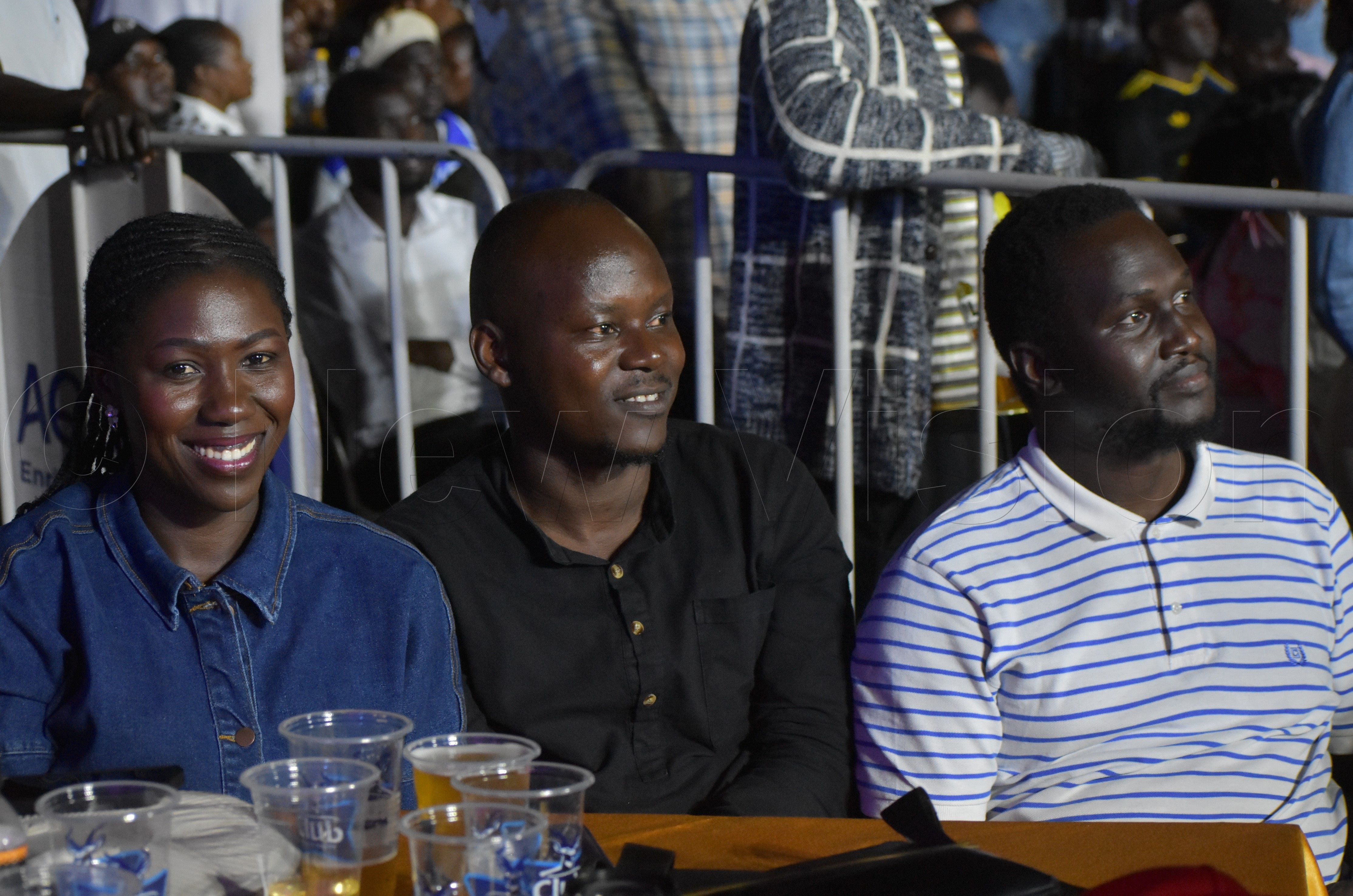 Wan Luo TV Manager Max Adii, Wan Luo Sports Presenter Anthony Papira and Radio Rupiny's Trina Baby also showed up for Awilo's show. (Photo by Jesse Johnson James)