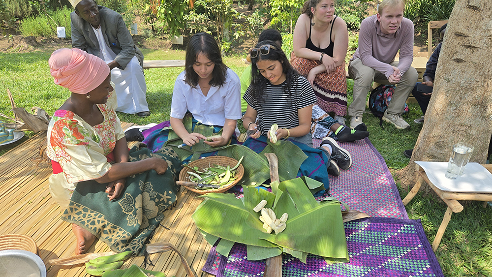 Students peeling. (Courtesy)