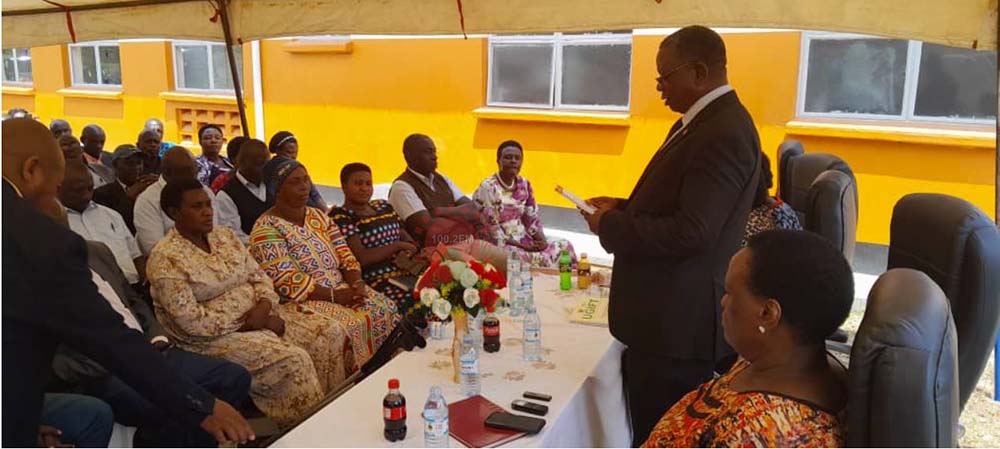 Prof. Mushemezi niwe mugyenyi mukuru aha mukoro ogu..(Photo by Bruno Mugizi)