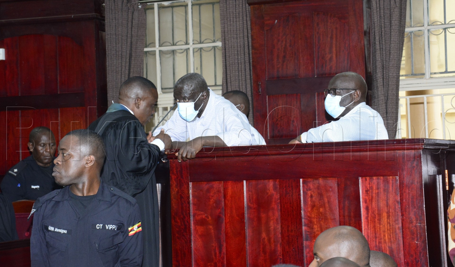 Besigye ng'ali ne lawyer we Lukwago