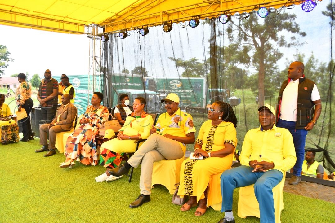 Among wamu n'abaakwatidde NRM bendera e Kibuku