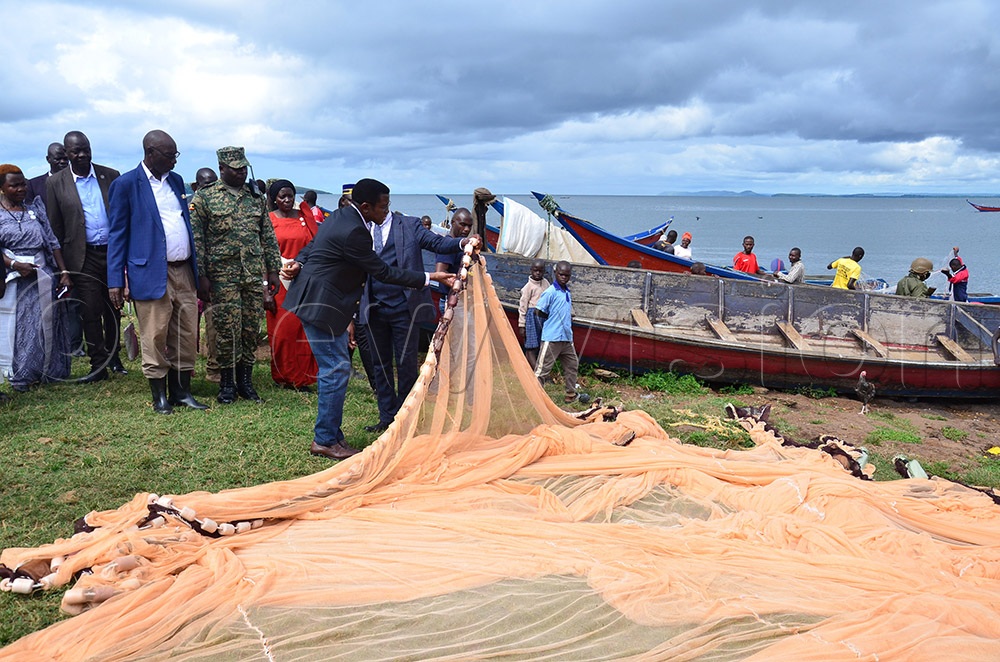 Katikkiro of Buganda Charles Peter Mayinga addressing fishers of Kasaali B landing site recently. Fishers are among the targeted risky population to first receive Lenacapavir. (Credit: Agnes Kyotalengerire)