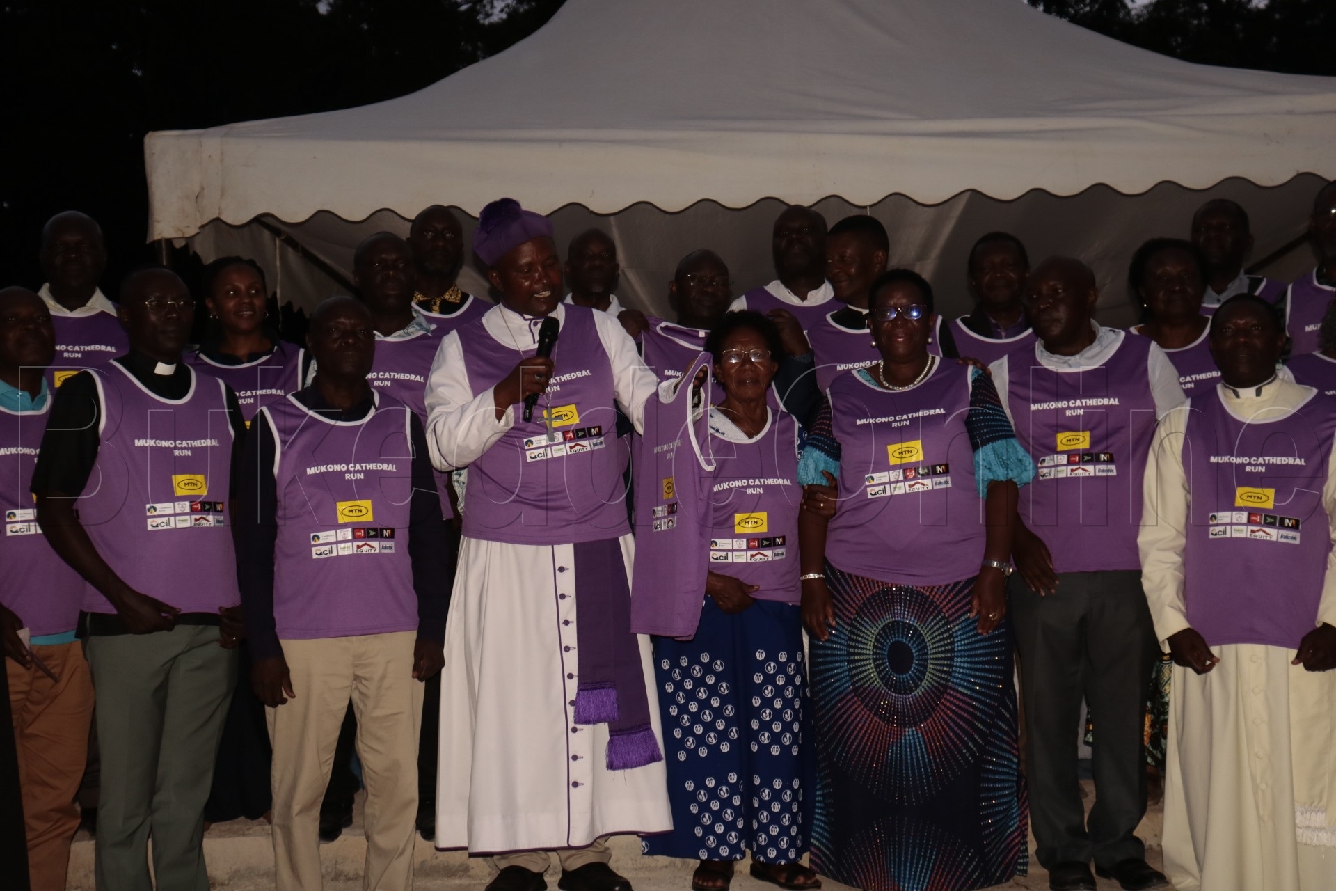 Omulabirizi we Mukono, Rt.Rev. Kitto Kagodo ng'asmbula emisinde