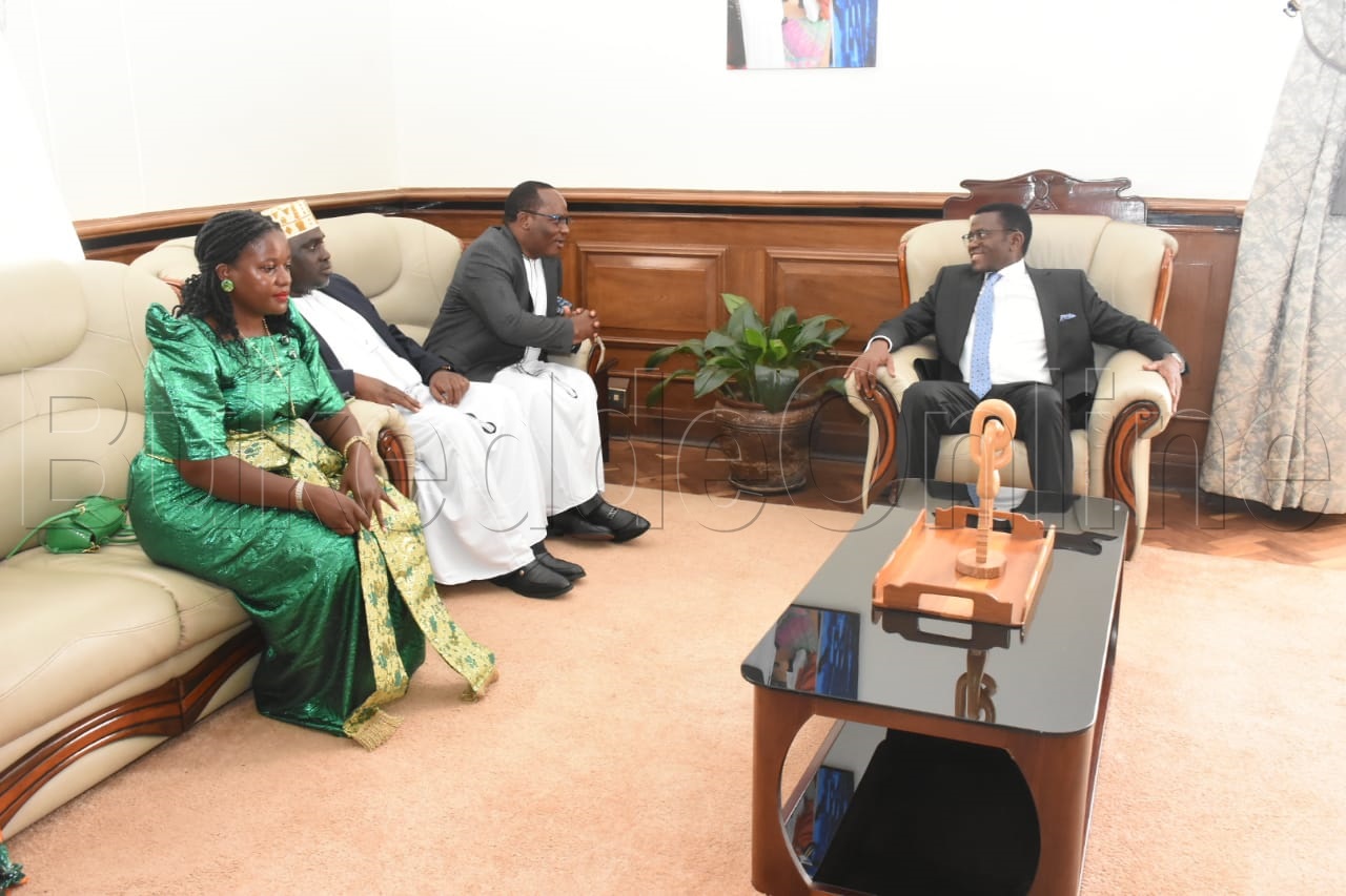 Aba DF nga bali mu office ya Katikkiro