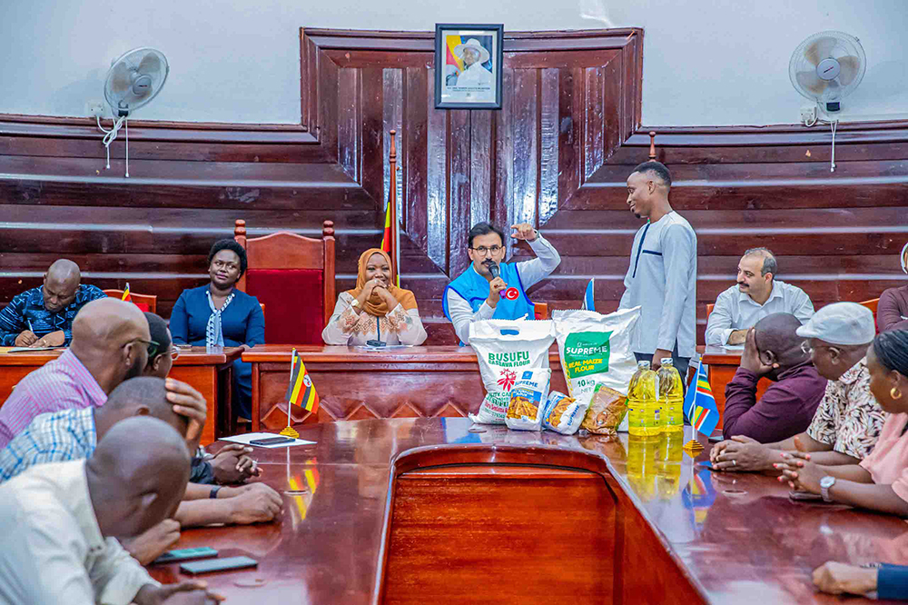 The Turkish Embassy in Uganda has donated 250 food packages, also known as Iftar, to Kampala Capital City Authority (KCCA) fasting staff.(Courtesy photo)