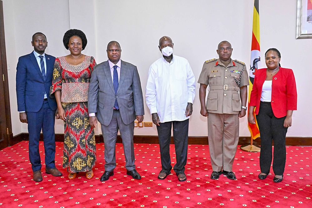 President Yoweri Kaguta Museveni in a group photo with the Kenya High Commissioner to Uganda His Excellency Joash Maang and his delegation at the State House Entebbe on 28th July 2025. (Photo by PPU/ Tony Rujuta)