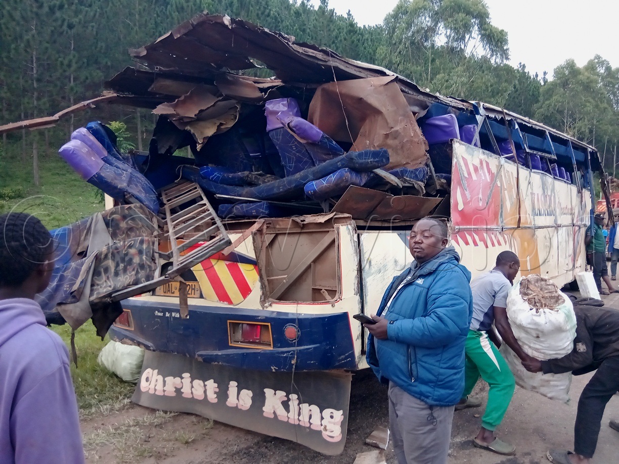 Bbaasi eyaweddewo bw'efaaanana.