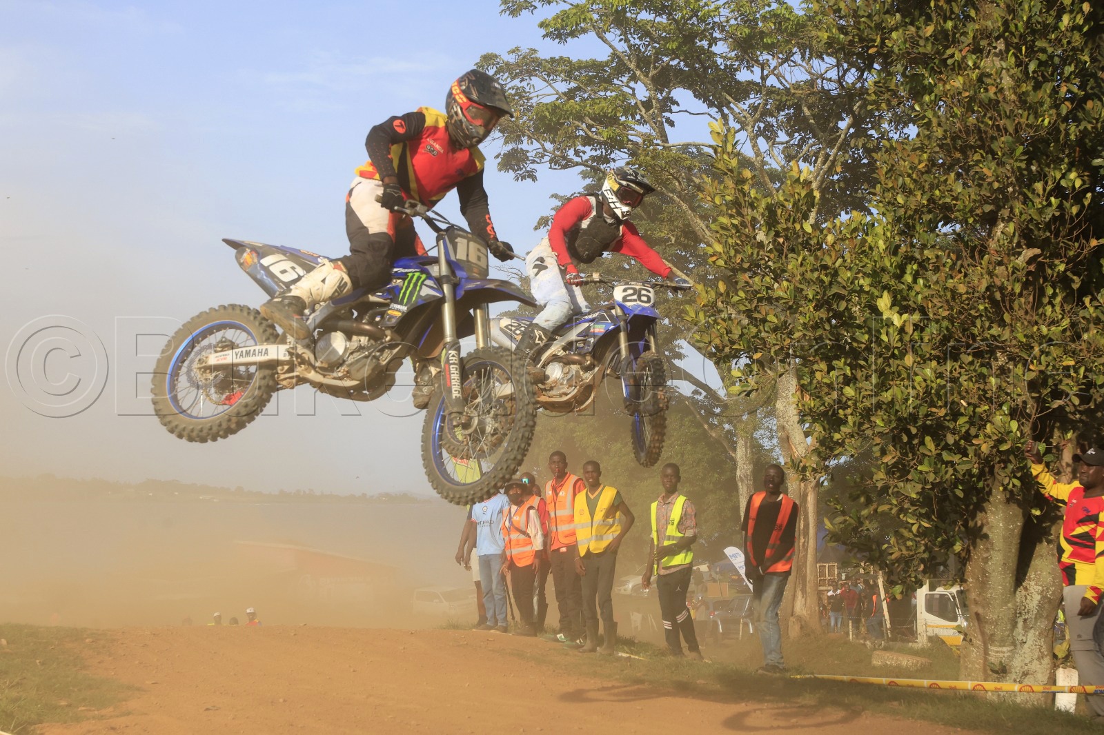 Abamu ku bavuzi ba ddigi abeetabye mu mpaka