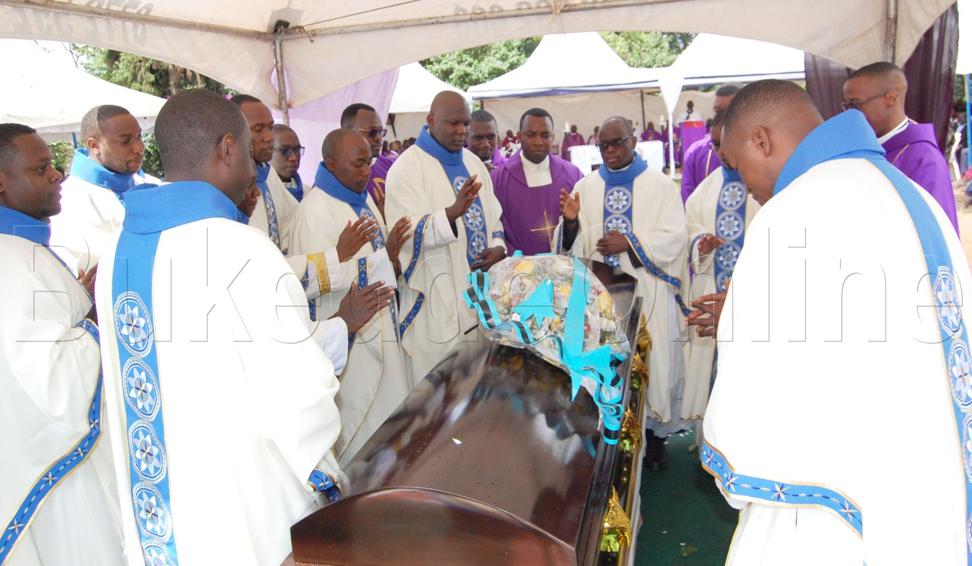 Okusabira omubiri gwa Faaza