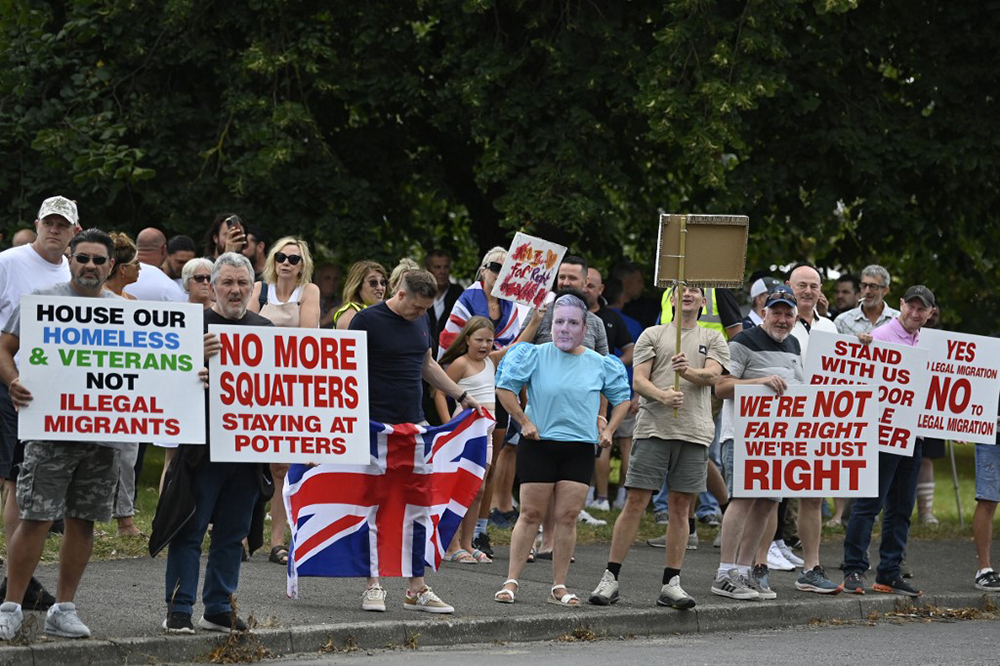 UK PM Starmer vows far-right rioters will 'regret' worst ...