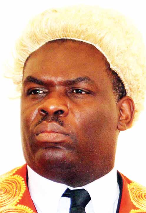 Omulamuzi Mike Chibita