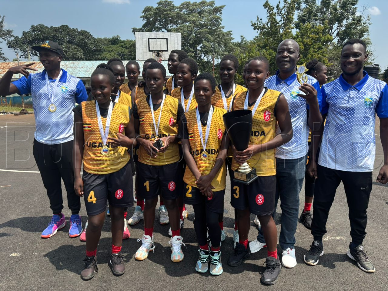 Abazannyiba Uganda ng balina emidaali gyabwe