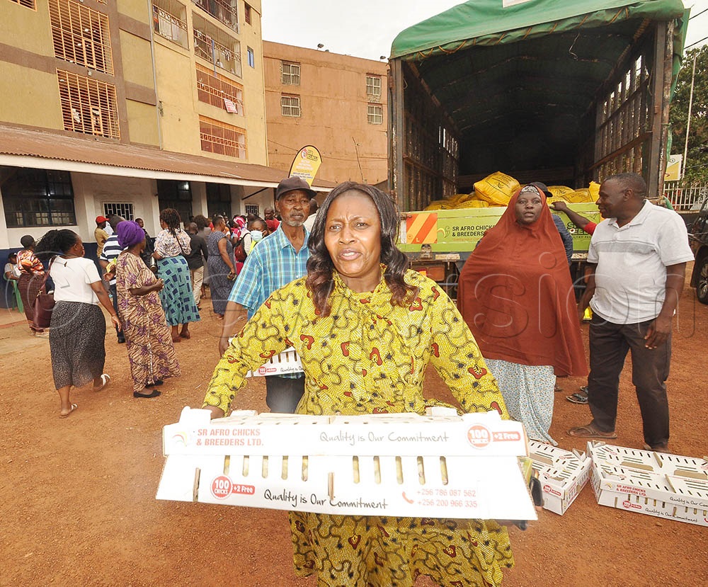 The handover follows a three-week training in poultry management that was facilitated by veterinary doctors from SR Afro Chicks and Breeders Ltd.