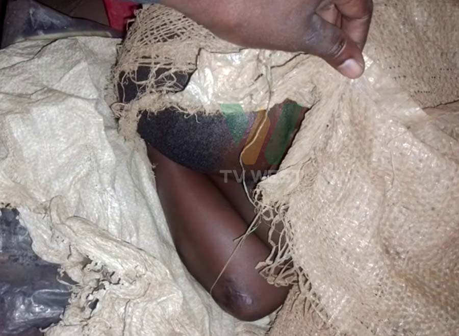 Abaana abamwe nibaraara omubideeya..(Photo by Philip Murangira)