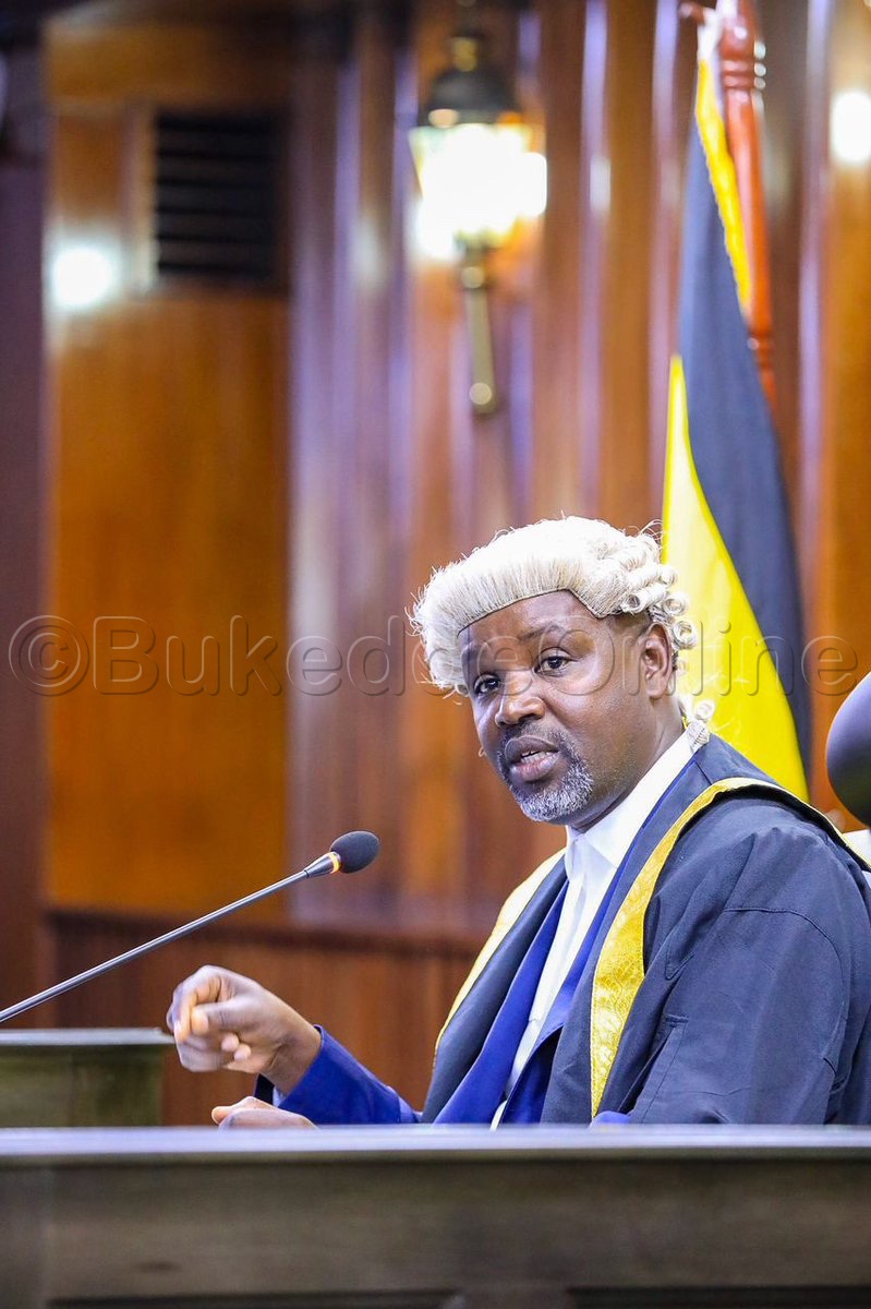 Omumyuka wa Sipiika Tayebwa ng'annyonnyola.