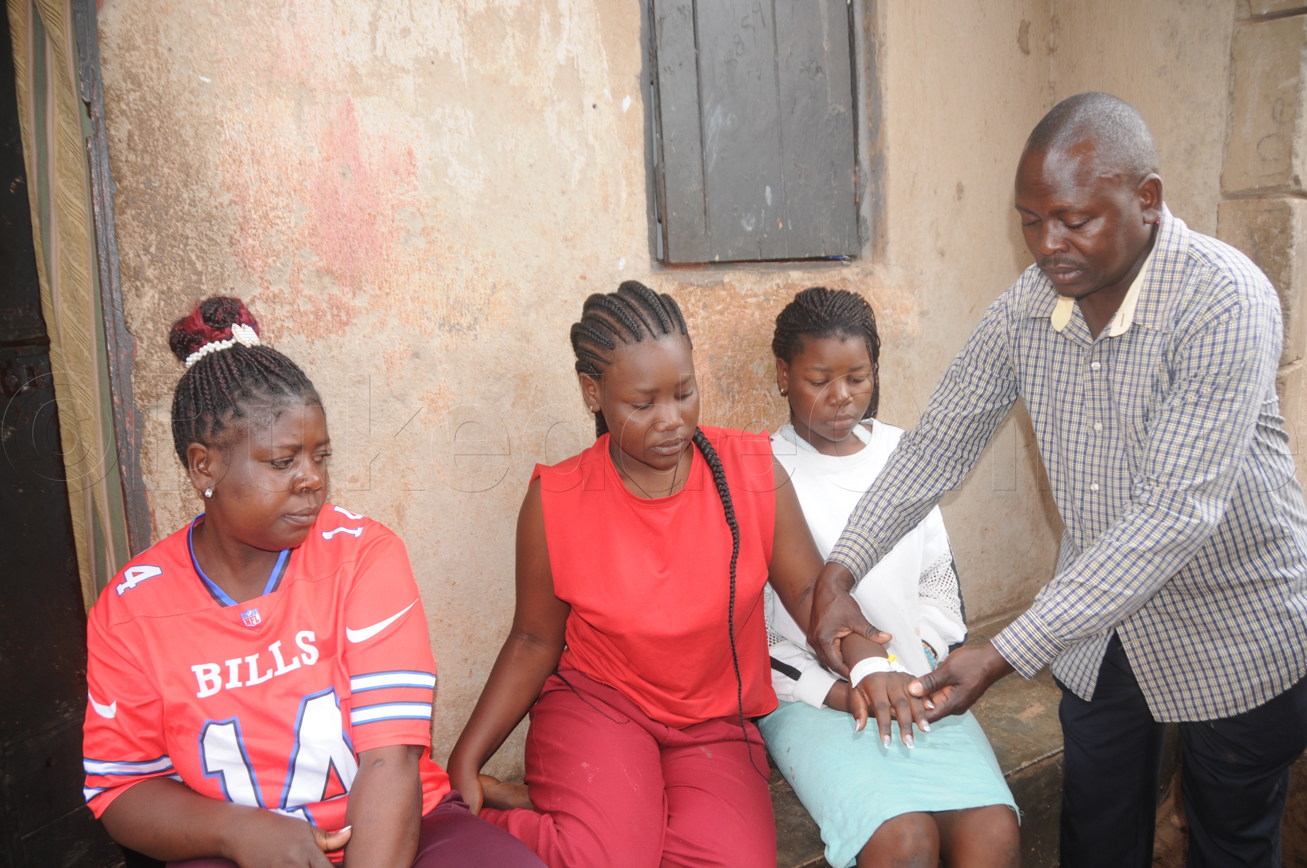 Michael Buyondo Ssentebe W'ekitundu Ng'agenze Okulambula Ku Ffamire Eyalidde Obutwa.