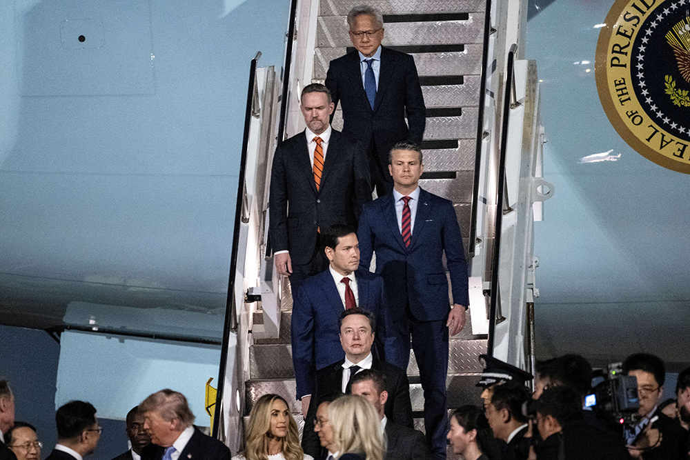 US Secretary of State Marco Rubio and US Secretary of Defence Pete Hegseth, plus other US officials walk off Air Force One. (AFP)