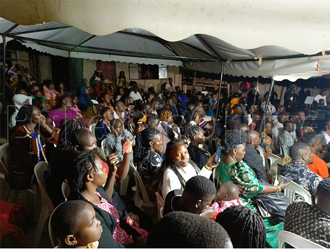 Abantu abazze abazze wa Aligaweesa Ssaabakabona mu bikujjuko by'okumalako omwaka