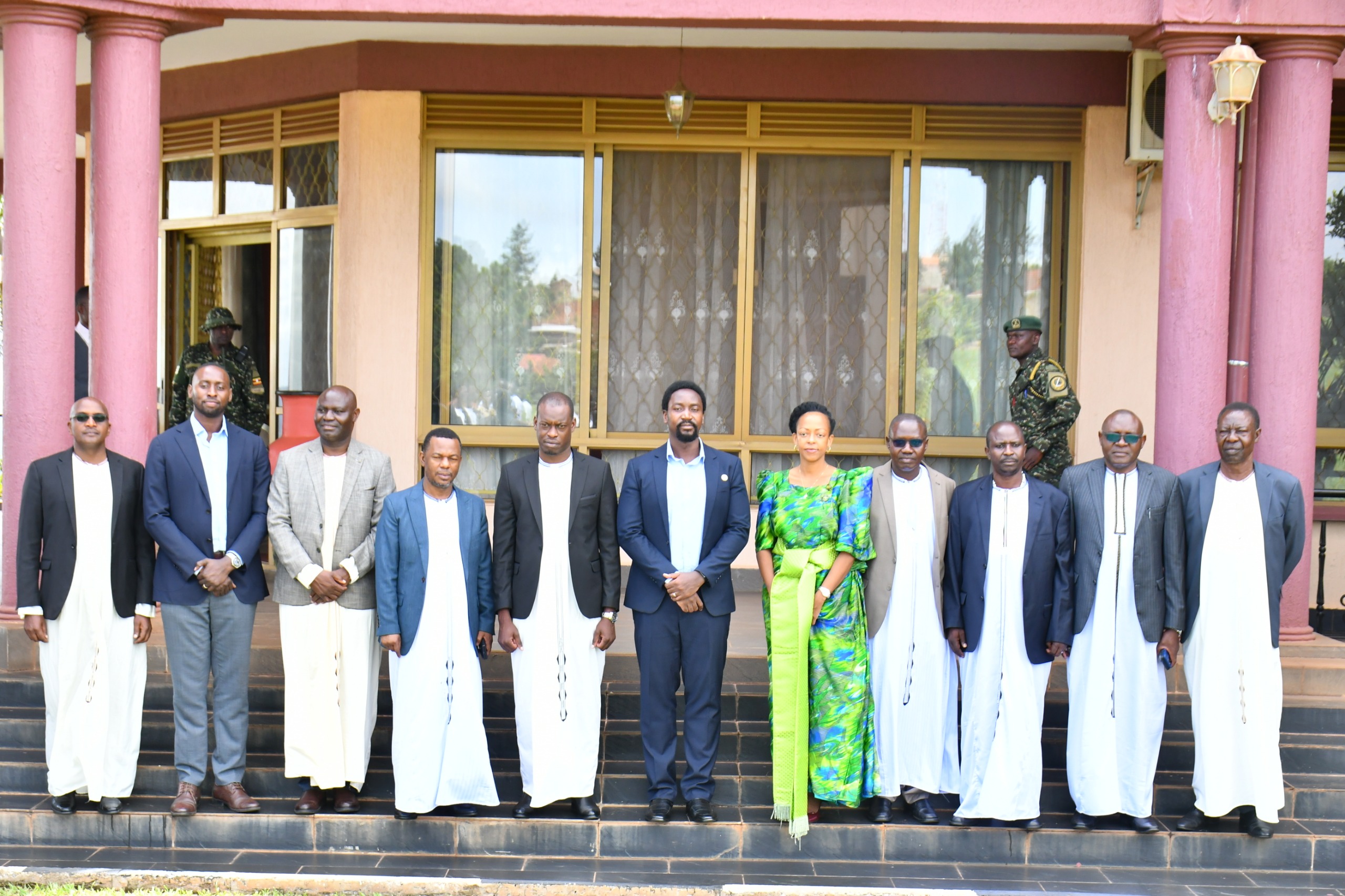 Ab'ebyobulambuzi nga bali ne Kyabazinga