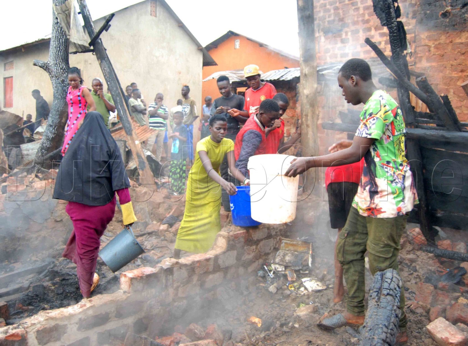 Abaduukirize nga bazikiz omuliro