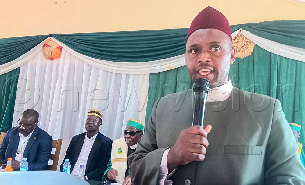 Regional Assistant to the Mufti, Sheikh Abubakar Umar Obilan, speaking during the Qur'an competition at Soroti SS, Soroti City, on Saturday, August 22, 2026. (Credit: Delux Emmy Alomu)