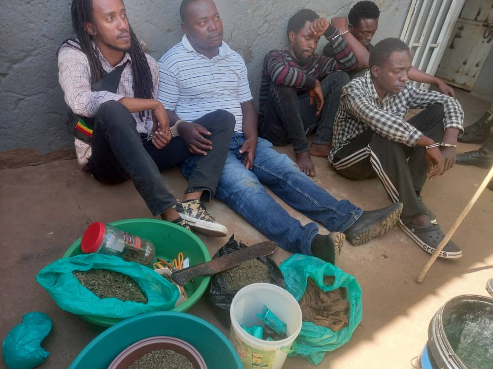 Abamu ku bakwatiddwa