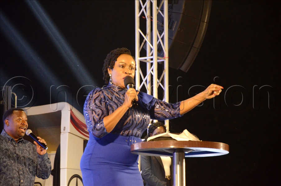 r. Dr. Jesca Kayanja preaching during the service. 