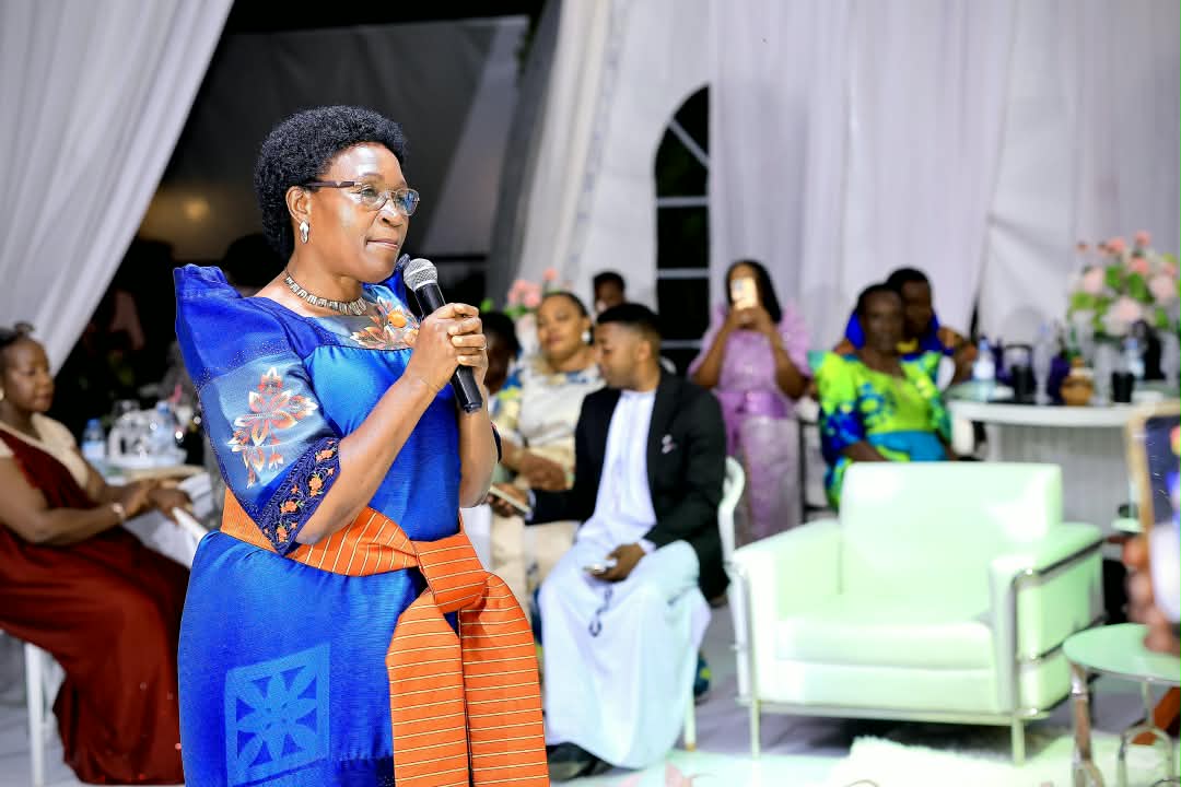 Rosemary Ssenninde ng'awa abagole amagezi