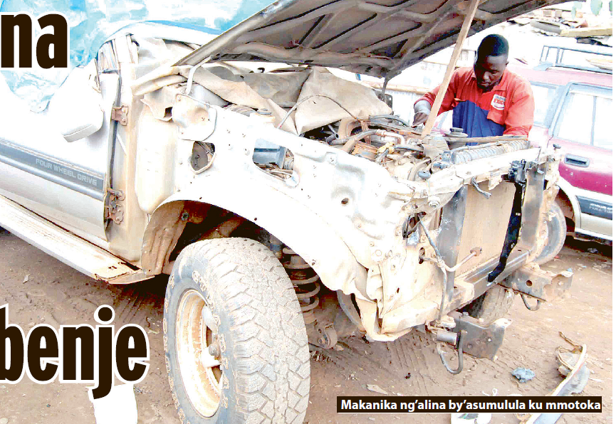 Makanika ng'aliko by'asumulula ku mmotoka efunye akabenje.