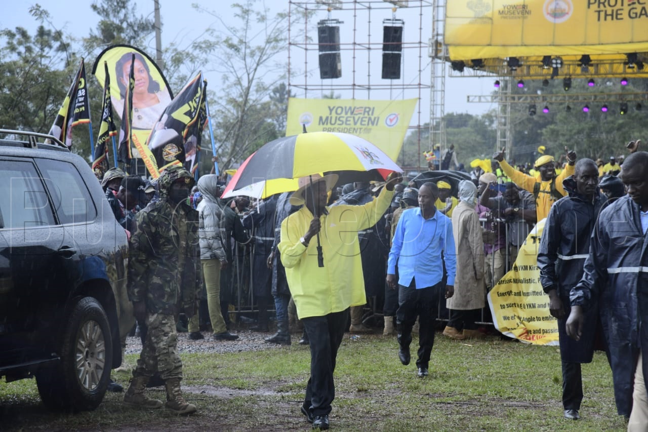 Pulezidenti Museveni ng'awuubira ku bawagizi be e Luweero