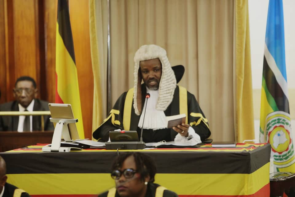 Amyuka Sipiika Wa Palamenti Thomas Tayebwa Nga Akubiriza Olutuula Olw'enjawulo