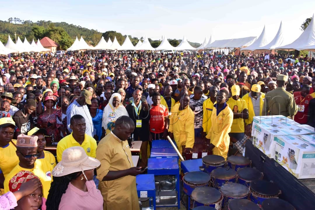 Abantu abakung'aanye okwefunir ku bintu bya NRM