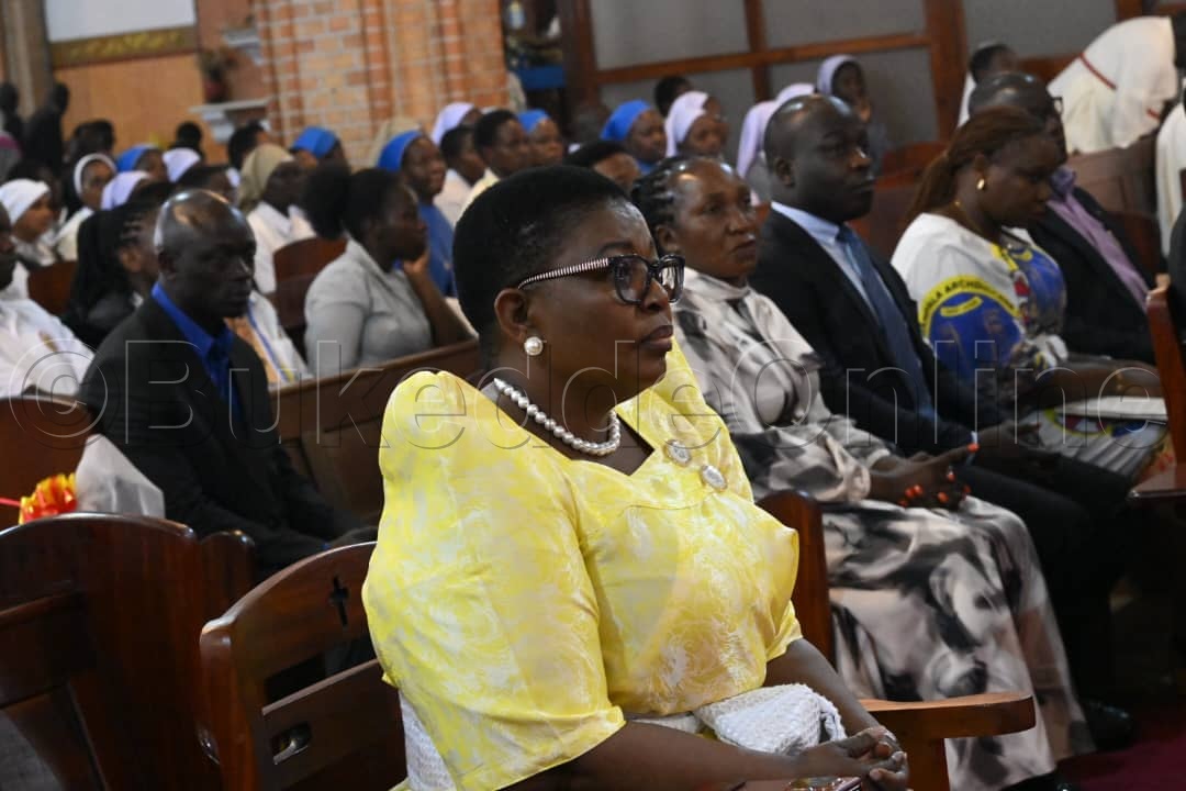 Minisita Kasule Lumumba yakiikiridde gavumenti eyaawakati