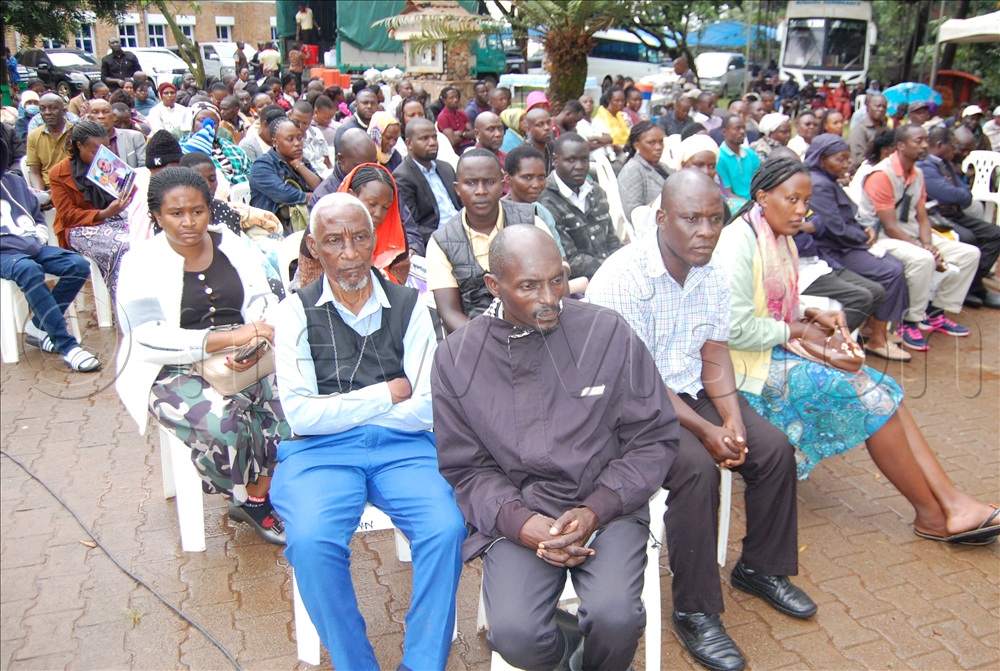 A spectacle of mourners during the funeral mass.