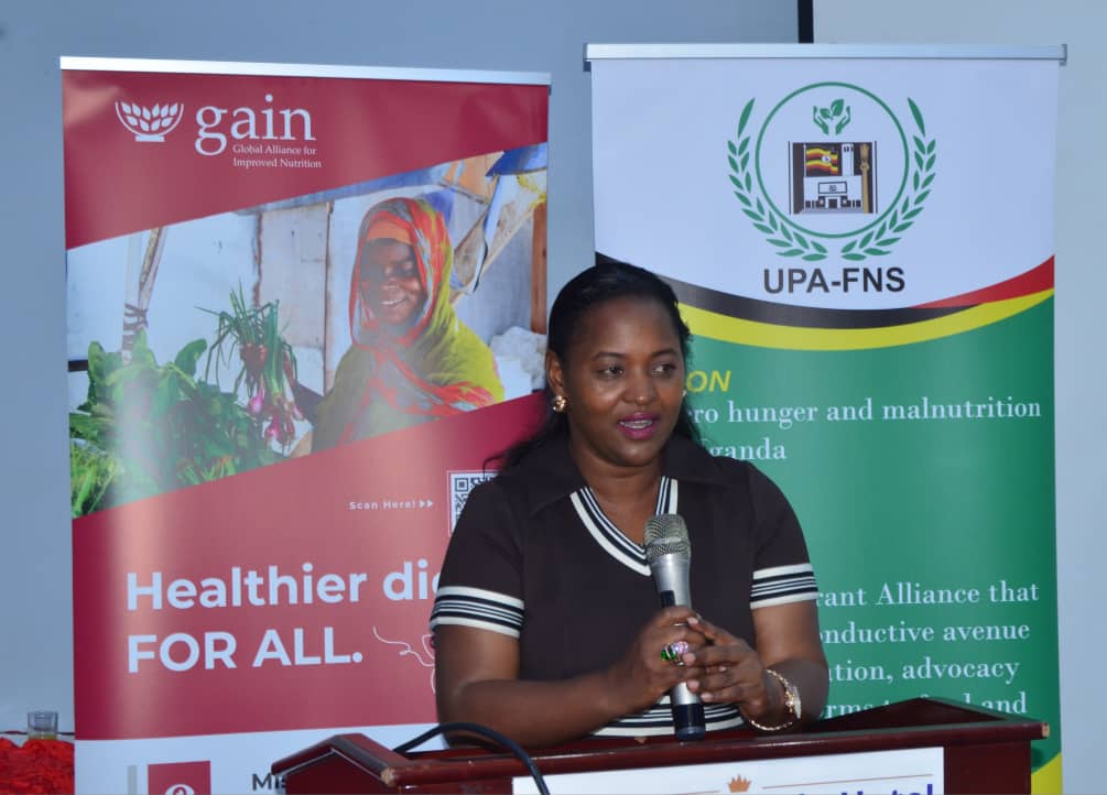 Omubaka Brenda Nabukenya ng'ayogerako eri abantu