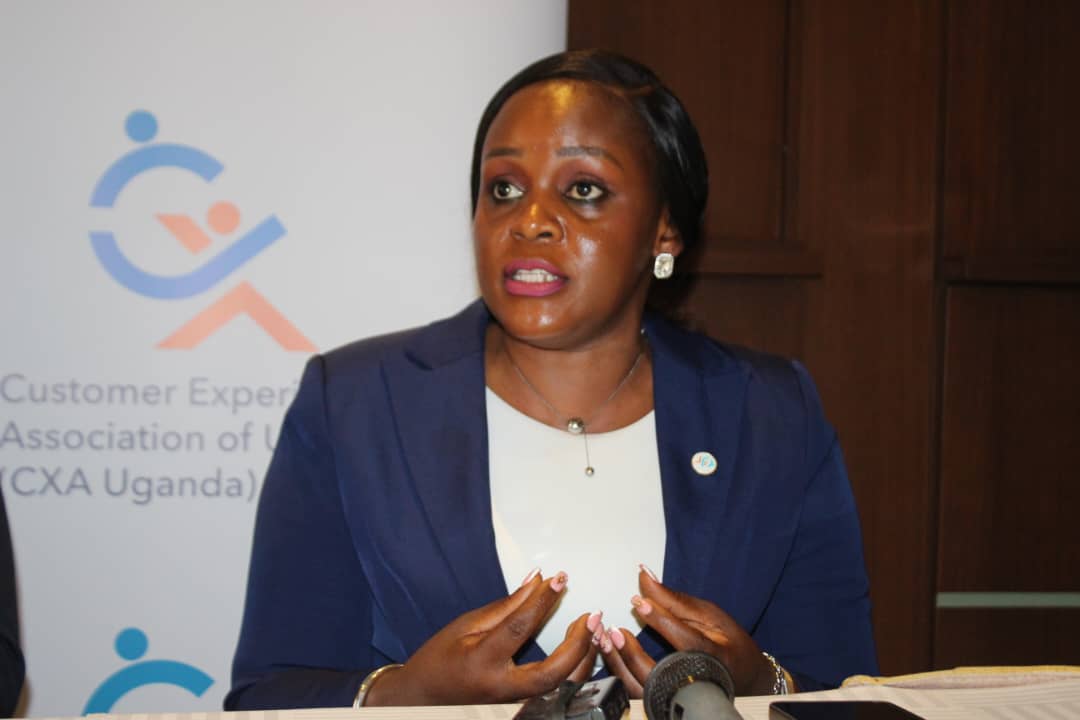 Omukungu okuva mu kitongole kya Customer Experience' Association Rosette Najjemba Ssegujja bweyabadde ayogerako eri bannamawulire mu Kampala