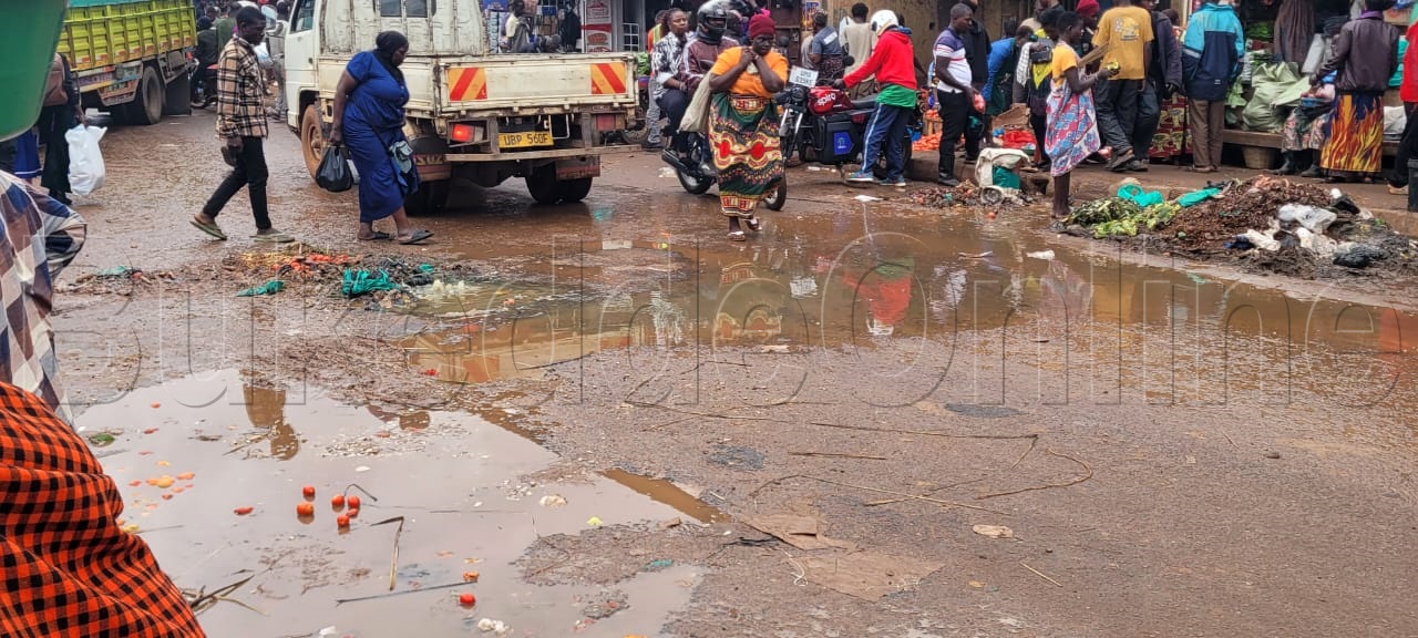 Ebimu ku bifo ebirimu kazambi