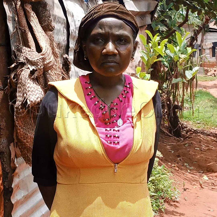 Nazziwa Agaanye Okwamuka Ekifo Bw'afaanana.