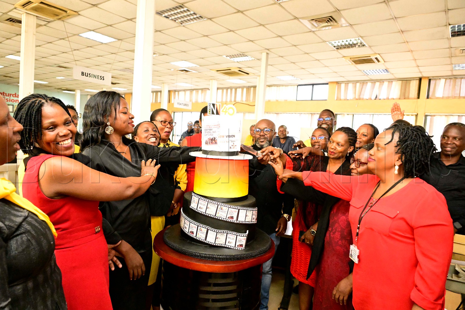 Abakozi ba NV nga bajaguza emyaka 40