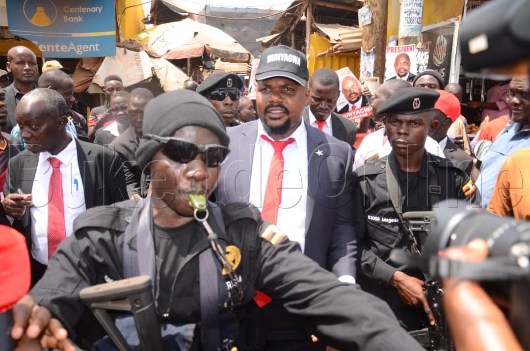 Omusirikale ng'aggulirawo munyagwa ekkubo